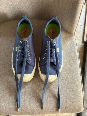 Navy Cariuma  Canvas Low-Top Sneakers with Natural Toe Cap